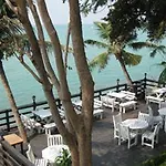 Golden Cliff House 3*