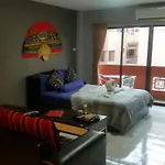 Nemos Guesthouse And Massage
