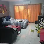 Nemos Guesthouse And Massage