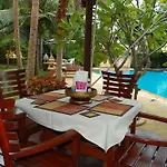 Sirikarn & Luxury Hotel