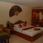 Sirikarn & Luxury Hotel