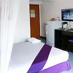 โรงแรม Sawasdee 2*