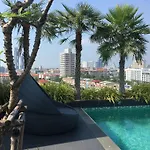 The Chezz By Apple & Frank