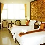 Jomtien Holiday Hotel 3*