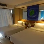 Oyo 143 Dday Resotel 4* Pattaya