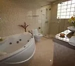 อพาร์ตโฮเทล Butterfly Garden Boutique Residences By Frasier, A Lifestyle Destination And 1 To 3 Bedroom Units, 2 Full Bathrooms, Rain Shower, Bath, Complete Kitchen, Staff 24-7,fast Fiber Optic Wifi, 55
