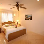 อพาร์ตโฮเทล Butterfly Garden Boutique Residences By Frasier, A Lifestyle Destination And 1 To 3 Bedroom Units, 2 Full Bathrooms, Rain Shower, Bath, Complete Kitchen, Staff 24-7,fast Fiber Optic Wifi, 55