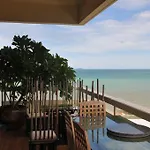 Chom Talay
