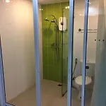 Guest house Shanghai Monna Bar 4*