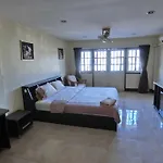 Barracuda Guesthouse