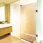 Oyo 143 Dday Resotel Hotel Pattaya
