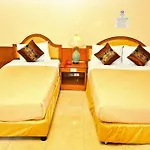 โรงแรม Mr. Mac's