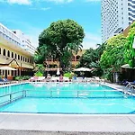 S Formally Sabai โรงแรม Pattaya