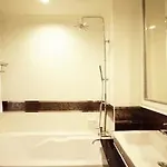 โรงแรม Lk Premier