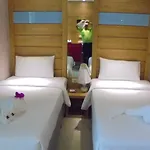 Oyo 143 Dday Resotel Hotel Pattaya