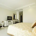 โรงแรม Lk Premier 3*