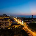 Aiyara Palace Hotel
