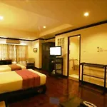 Cucumber Inn Suite