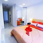 Hotel Art On The Hill By Sunny Rentals 2*