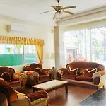 โรงแรมโฮม พัทยา โรงแรม Pattaya
