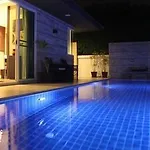 The Pool Jomtien A23 วิลล่า