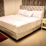 Nitneat House