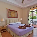 Sunny Villa