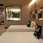 โรงแรม Tsix5 Phenomenal 5*