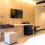 โรงแรม Tsix5 Phenomenal 5*