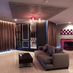 Tsix5 Phenomenal โรงแรม