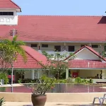 Lake Villa Resort