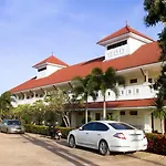 Lake Villa Resort