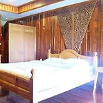 Deeden Hotel 3*