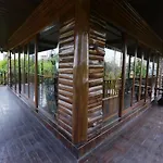 Deeden Hotel