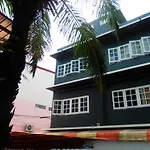 Evelyn Residence