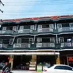 Evelyn Residence