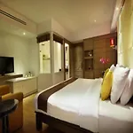 Resort Golden Cliff House