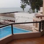 Resort Golden Cliff House