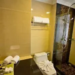 Lk Premier โรงแรม 3*
