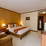 S Formally Sabai โรงแรม 3*