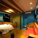 Red Horse Resort