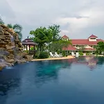Lake Villa Resort