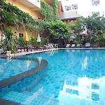 โรงแรม โอเปย์ เดอ เพลส 3*