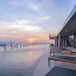 อพาร์ทเม้น The Base By *
