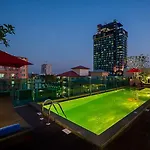 Sunshine Hip Hotel