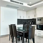 Cozy Beach Condo By Fantasea Beach