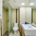 Hotel Oyo 143 Dday Resotel