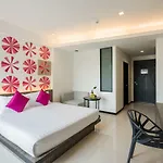 J Hotel 4*