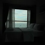 Sea View Room Long Balcony With Rooftop Pool In Central Pattaya