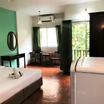 Sutus Court 2 Hotel